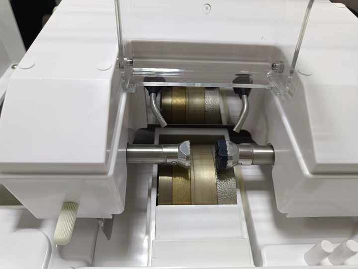 SJG-7100 China Optical Lens Grinding Machine Auto Lens Edger Automatic Lens Edger