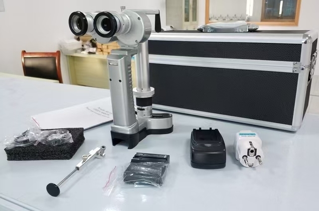 Portable 2 step magnification CCD digital slit lamp microscope for ophthalmology and veterinary